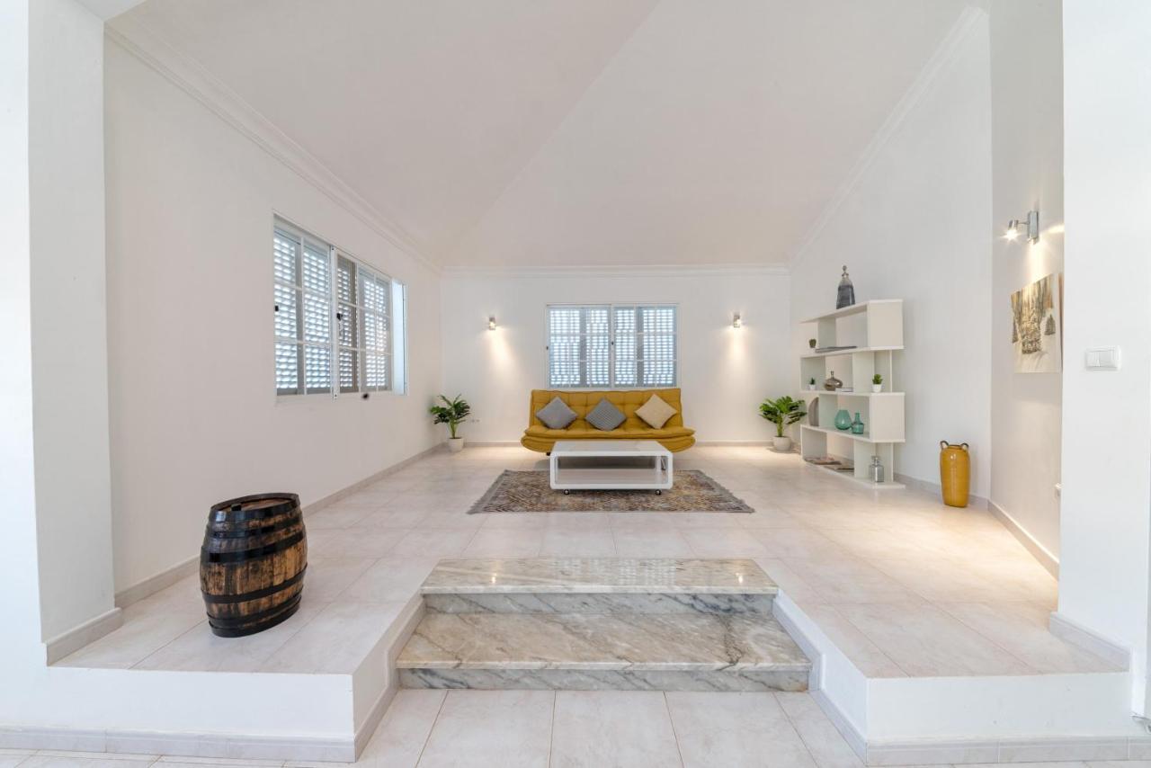 Вилла Mansion Almond - Sea, Sun And A Charming Refuge! Паул-ду-Мар Экстерьер фото